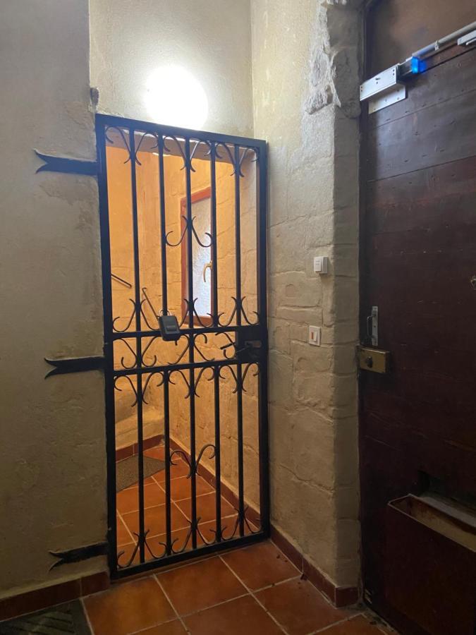 Uzès Appartement A 50 M De La Place Aux Herbes מראה חיצוני תמונה
